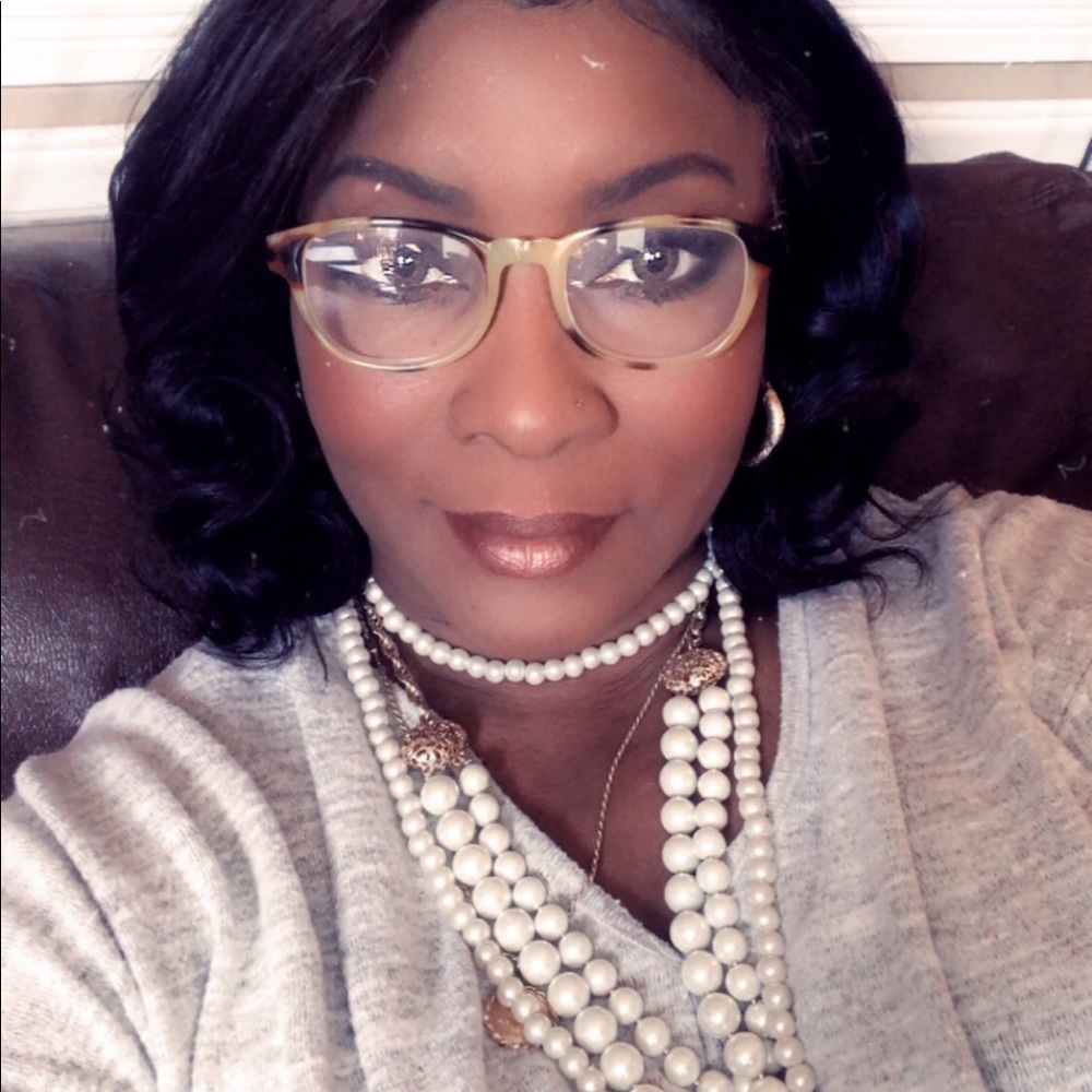 Meet your Posher, Shila